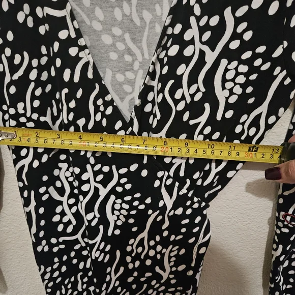 Diane von Furstenberg Long Sleeve Wrap Dress - Picture 4 of 5
